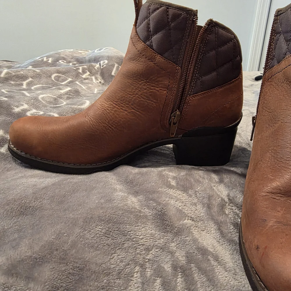 Merrell Brown and Gr Woman Boots - Picture 8 of 8